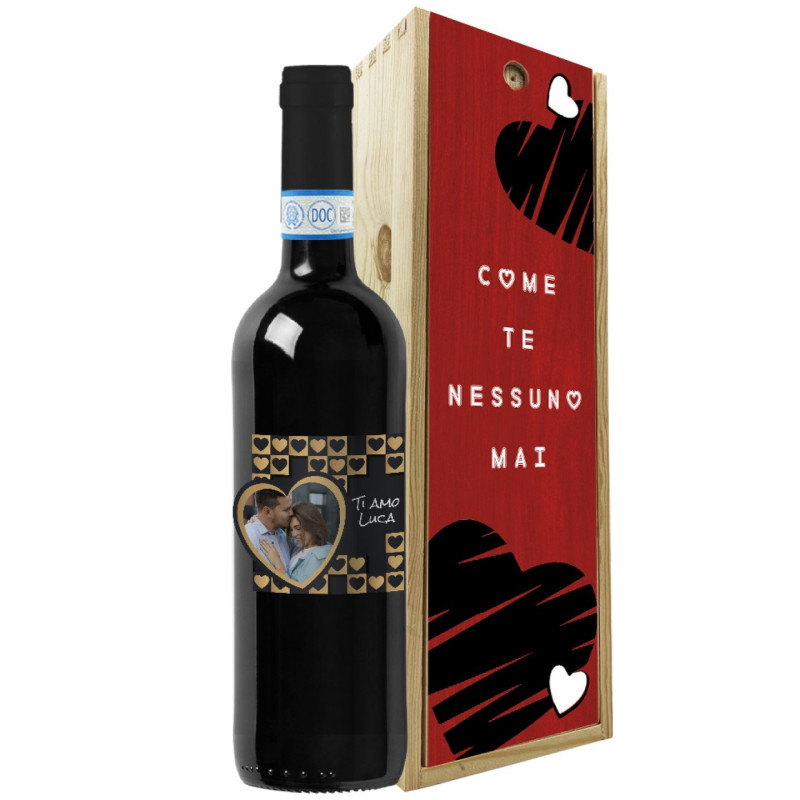 Bottiglia idea regalo per San Valentino con cassetta in legno