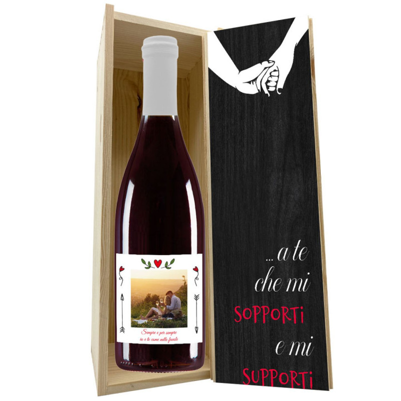 Vino personalizzato con foto e cassetta in legno per San Valentino